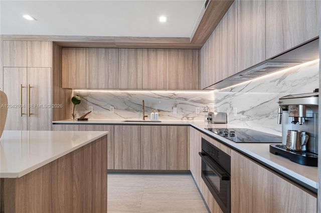 77 SE 5th Street 3001, Miami, FL 33131
