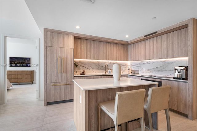 77 SE 5th Street 3001, Miami, FL 33131