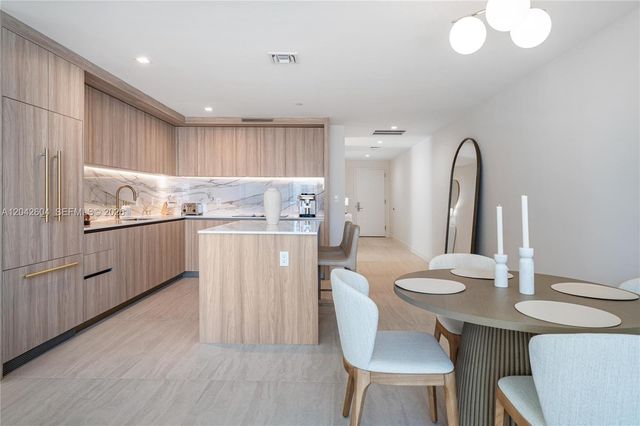 77 SE 5th Street 3001, Miami, FL 33131