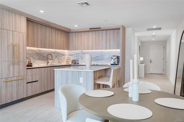77 SE 5th Street 3001, Miami, FL 33131