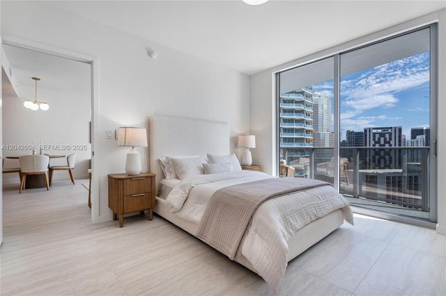 77 SE 5th Street 3001, Miami, FL 33131