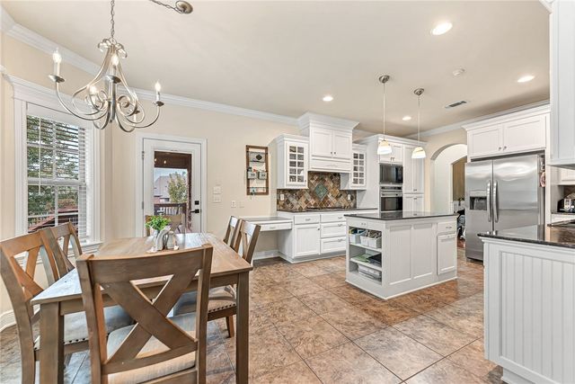 5606 S 46th Street, Rogers, AR 72758