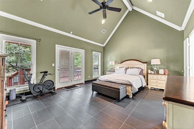 5606 S 46th Street, Rogers, AR 72758