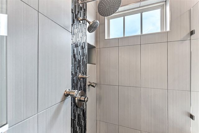 5606 S 46th Street, Rogers, AR 72758