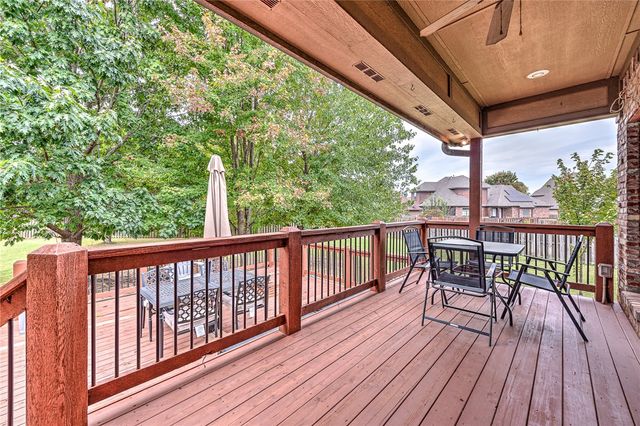 5606 S 46th Street, Rogers, AR 72758