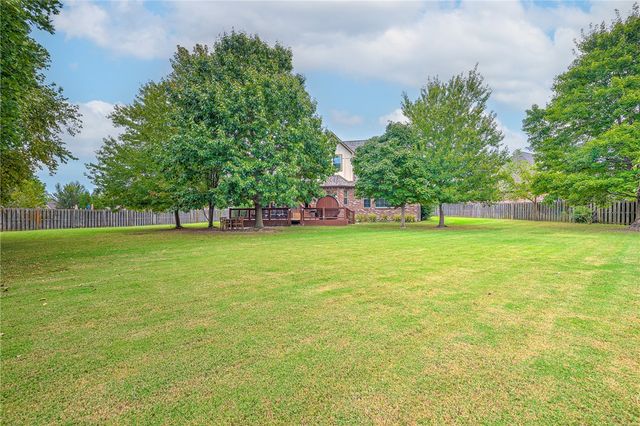 5606 S 46th Street, Rogers, AR 72758