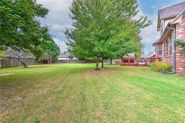 5606 S 46th Street, Rogers, AR 72758