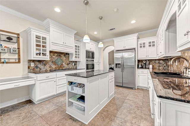 5606 S 46th Street, Rogers, AR 72758