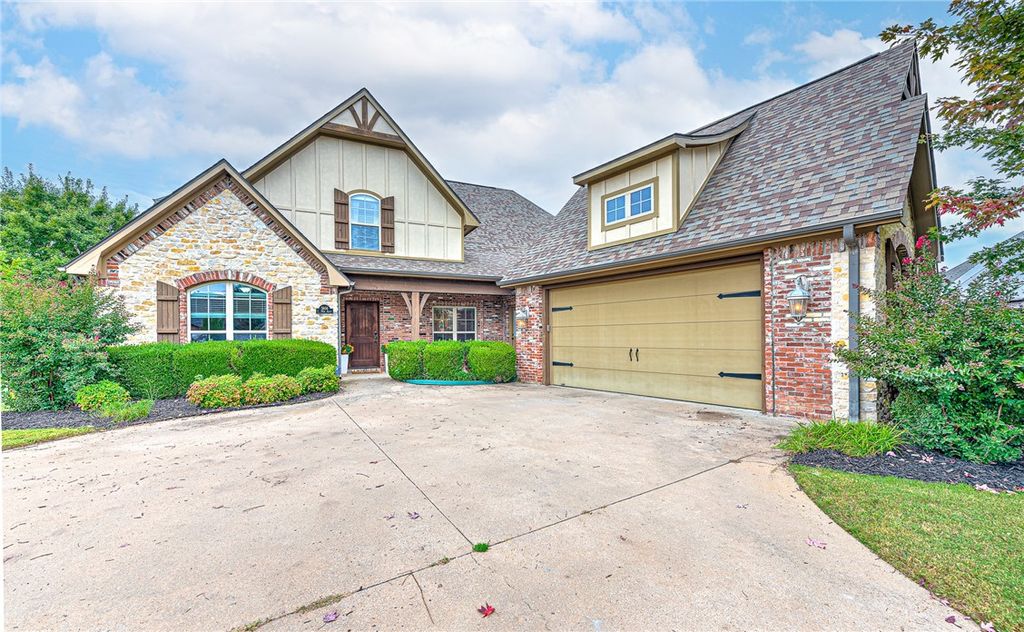 5606 S 46th Street, Rogers, AR 72758