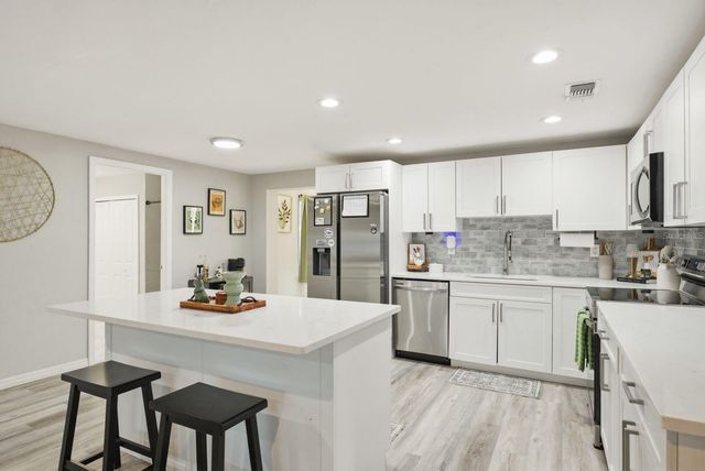 8373 76TH AVENUE, Seminole, FL 33777