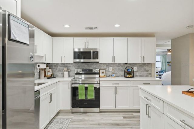 8373 76TH AVENUE, Seminole, FL 33777