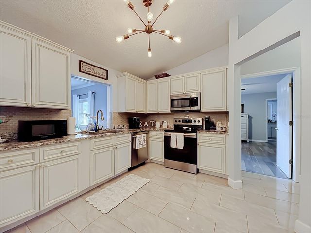218 GLENRIDGE LOOP N, Lakeland, FL 33809