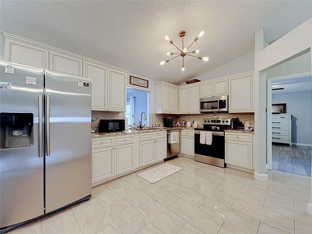 218 GLENRIDGE LOOP N, Lakeland, FL 33809