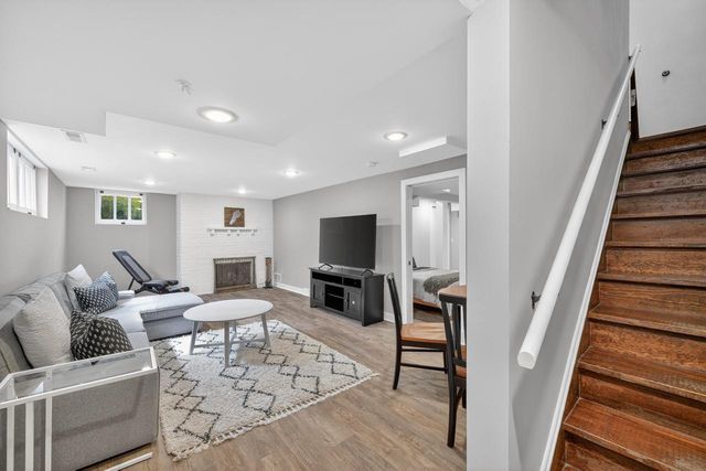 3316 Blackhawk Drive, Madison, WI 53705