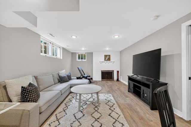 3316 Blackhawk Drive, Madison, WI 53705