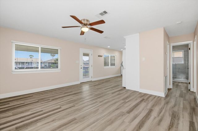505 Pompano Street, Bayou Vista, TX 77563