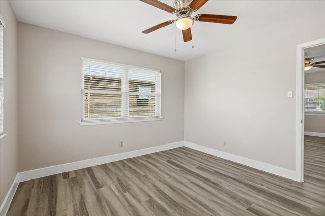 505 Pompano Street, Bayou Vista, TX 77563