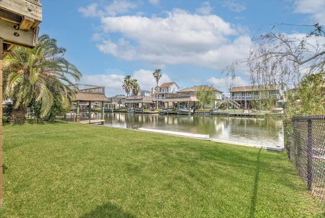 505 Pompano Street, Bayou Vista, TX 77563