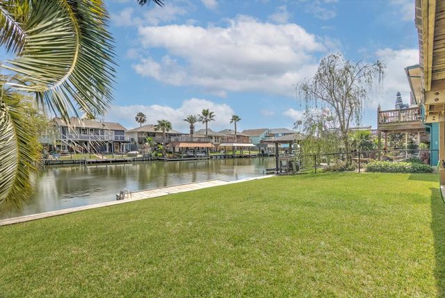 505 Pompano Street, Bayou Vista, TX 77563