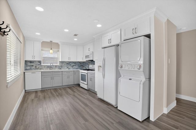 505 Pompano Street, Bayou Vista, TX 77563