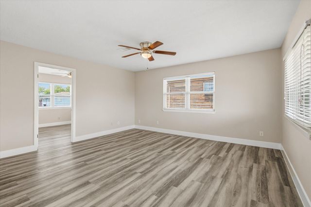 505 Pompano Street, Bayou Vista, TX 77563
