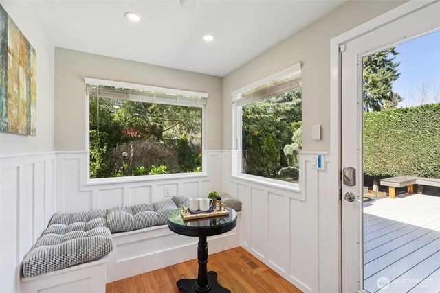 9009 30th Avenue NW, Seattle, WA 98117