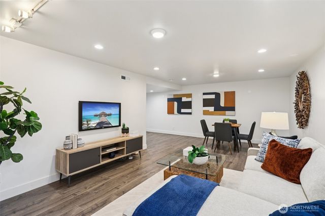 9009 30th Avenue NW, Seattle, WA 98117