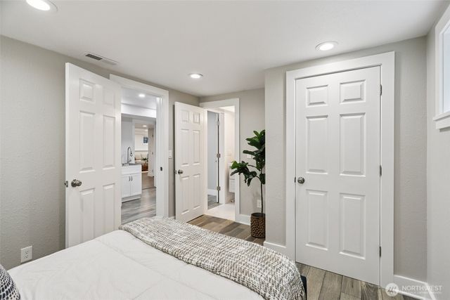 9009 30th Avenue NW, Seattle, WA 98117