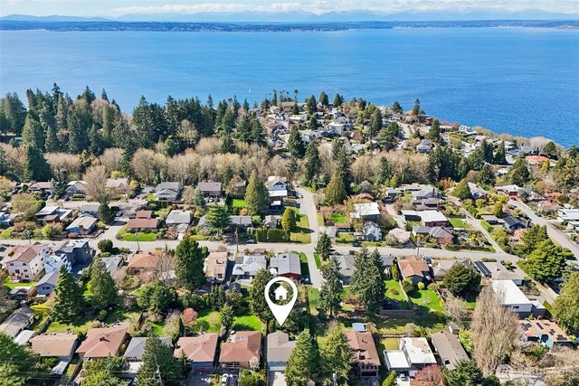 9009 30th Avenue NW, Seattle, WA 98117