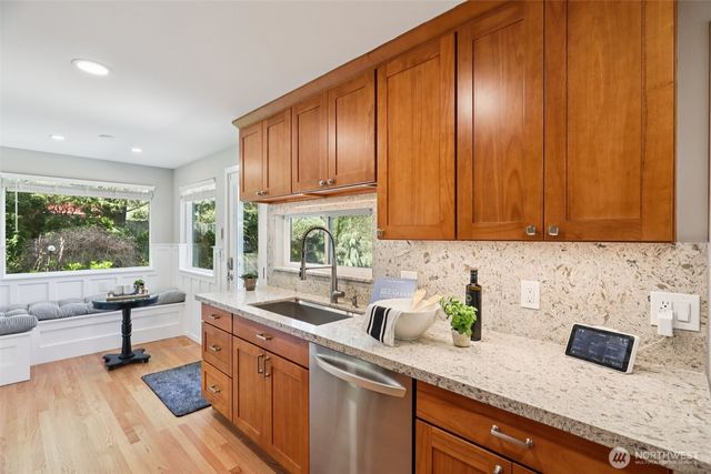 9009 30th Avenue NW, Seattle, WA 98117