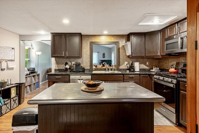 2083 Bartlett Hill Road, Cambridge, VT 05464