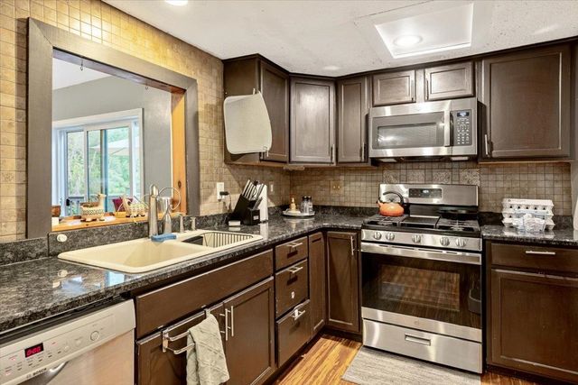 2083 Bartlett Hill Road, Cambridge, VT 05464