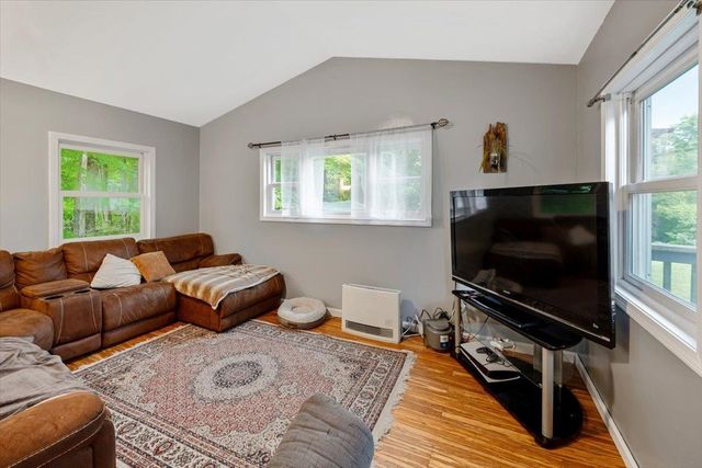 2083 Bartlett Hill Road, Cambridge, VT 05464