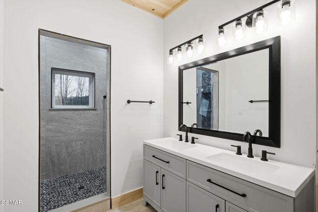 638 Ridge Top Loop, Gatlinburg, TN 37738