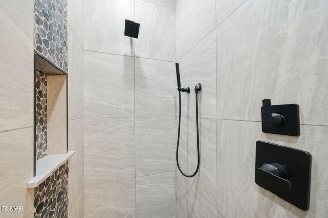 638 Ridge Top Loop, Gatlinburg, TN 37738