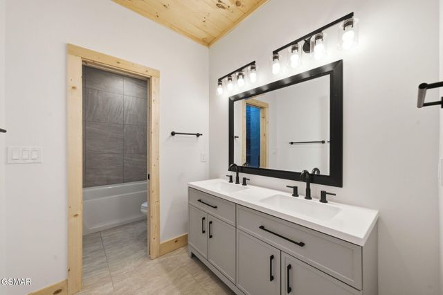 638 Ridge Top Loop, Gatlinburg, TN 37738