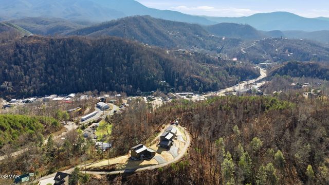 638 Ridge Top Loop, Gatlinburg, TN 37738