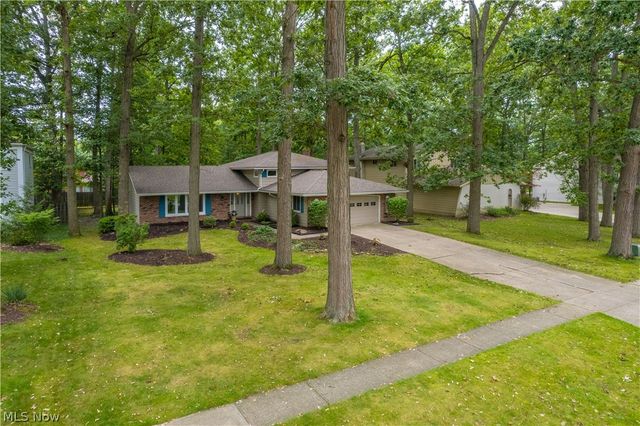 17069 Partridge Drive, Strongsville, OH 44136