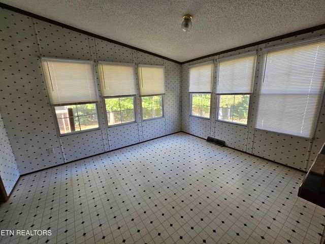 576 Mecca Pike, Tellico Plains, TN 37385