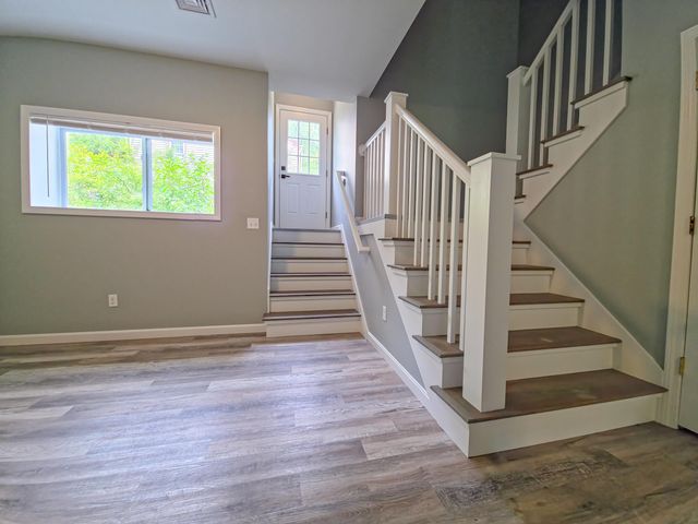 1055 E Falmouth Highway, Falmouth, MA 02540