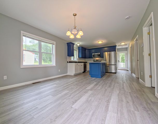 1055 E Falmouth Highway, Falmouth, MA 02540