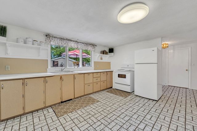 5 Benson Ave, Saugus, MA 01906