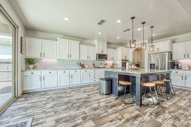 753 E Aretha Avenue, Fowler, CA 93625