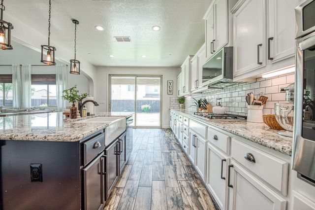 753 E Aretha Avenue, Fowler, CA 93625