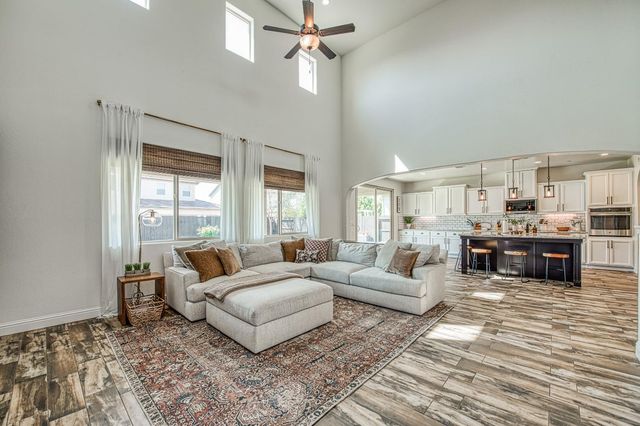 753 E Aretha Avenue, Fowler, CA 93625