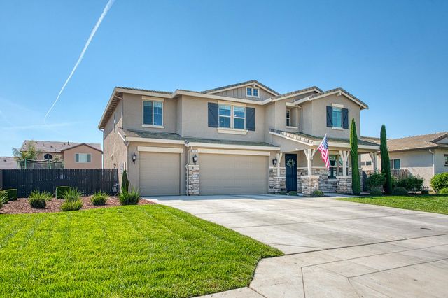 753 E Aretha Avenue, Fowler, CA 93625