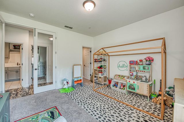 753 E Aretha Avenue, Fowler, CA 93625