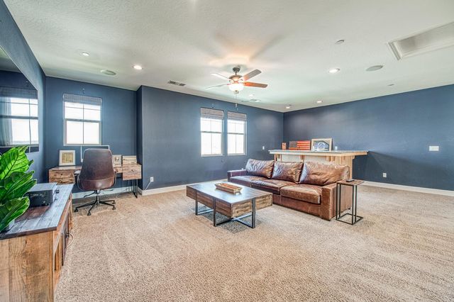 753 E Aretha Avenue, Fowler, CA 93625