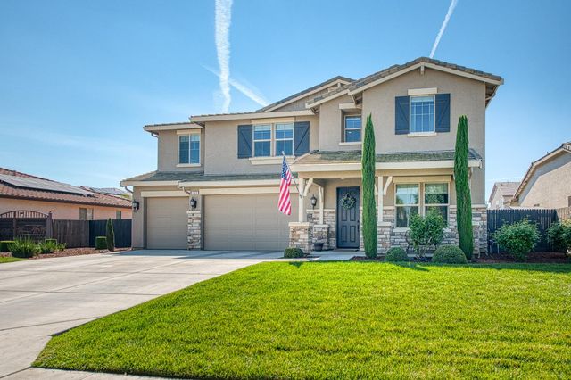 753 E Aretha Avenue, Fowler, CA 93625