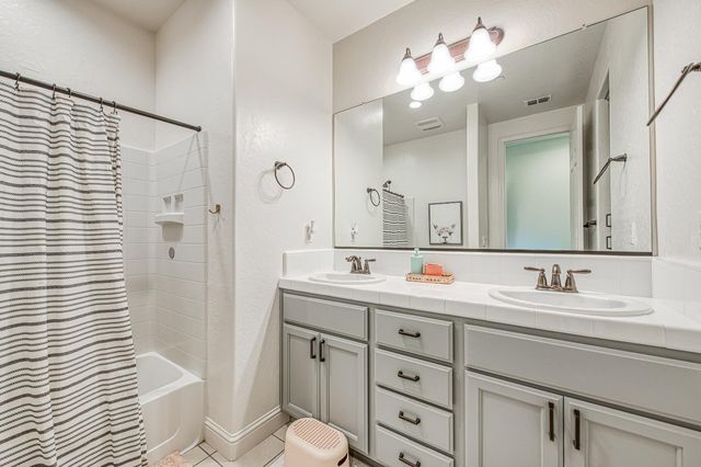 753 E Aretha Avenue, Fowler, CA 93625